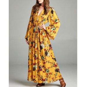 LAST CHANCE - Gorgeous Floral Maxi Dress